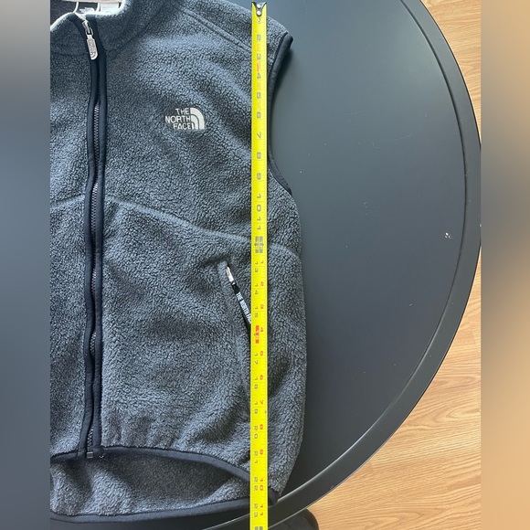 Vintage men’s North face vest - Picture 9 of 9